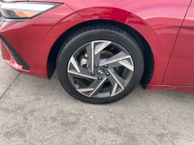 Used 2024 Hyundai Elantra Limited FWD image 30