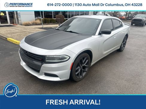 Used 2022 Dodge Charger SXT w/ Blacktop Package image 8