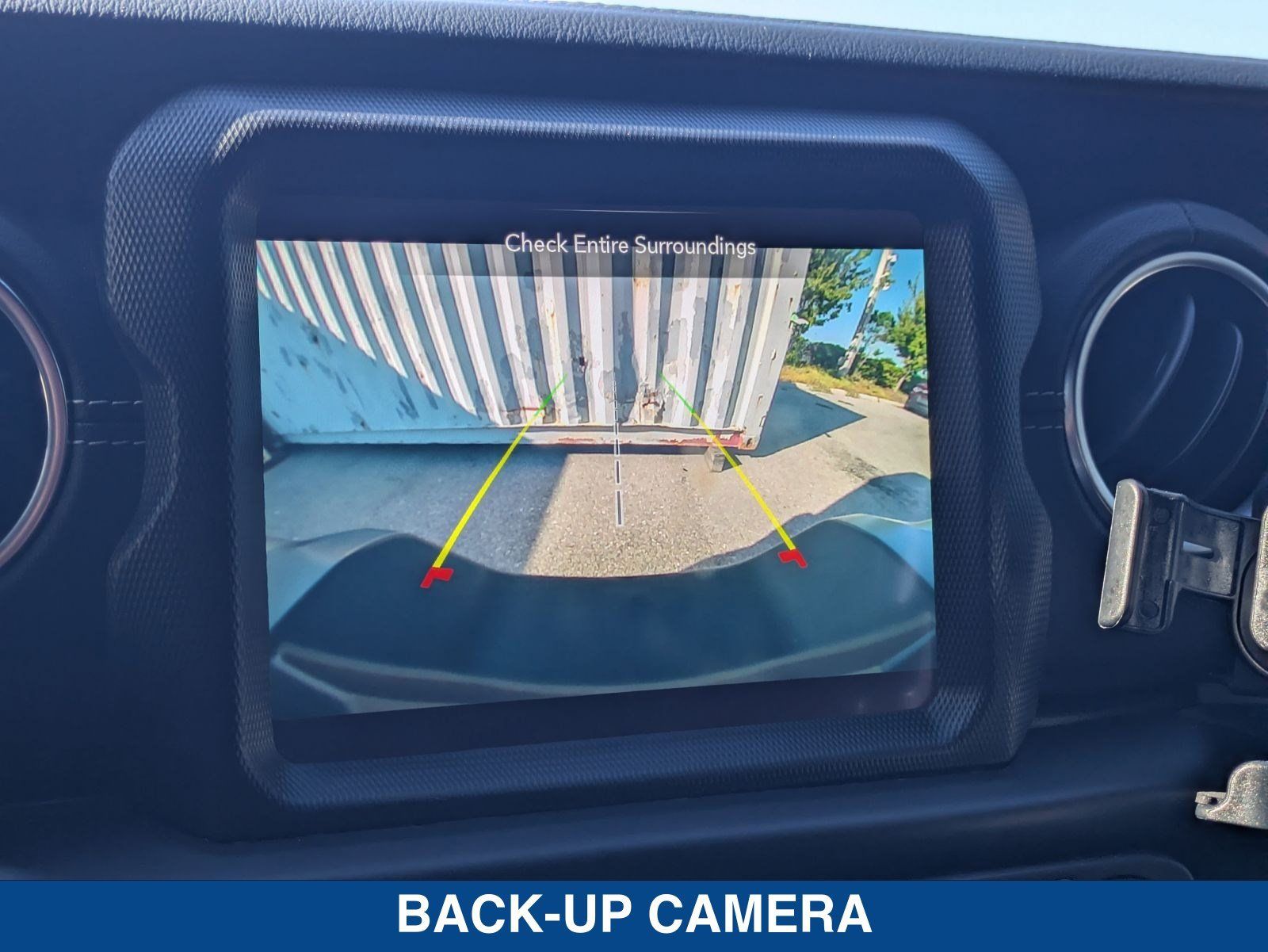 Used 2021 Jeep Wrangler Unlimited Sahara AWD/4WD image 30