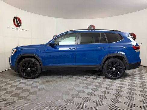 Used 2025 Volkswagen Atlas SE AWD/4WD image 6