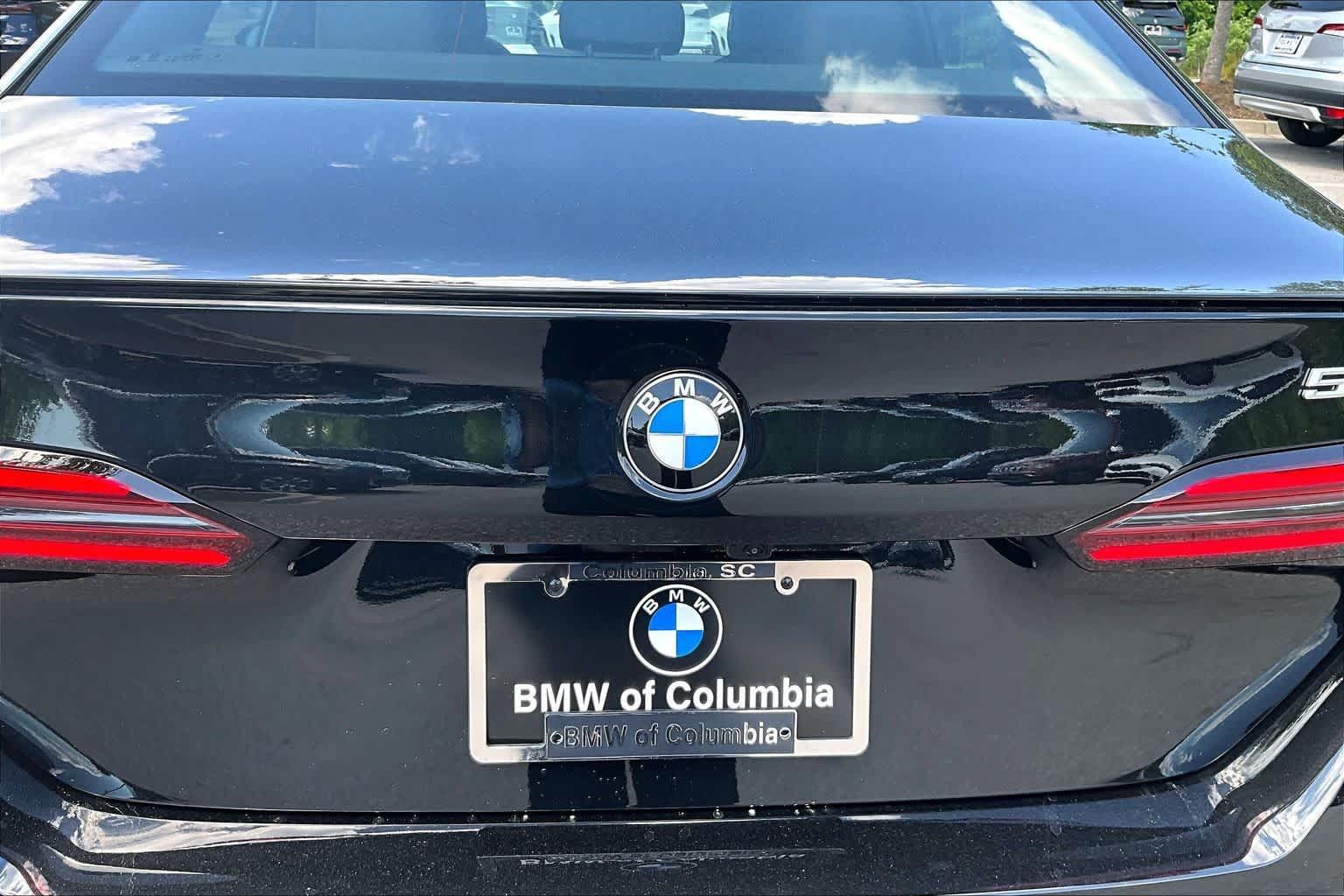 Used 2026 BMW 530i xDrive w/ M Sport Package AWD/4WD image 15