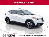 Used 2020 Nissan Kicks SV image 1