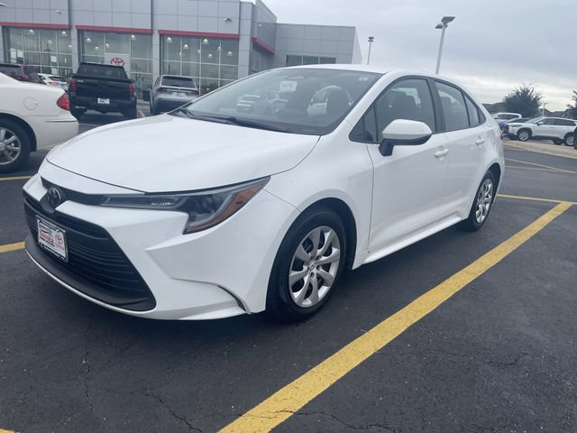 Used 2025 Toyota Corolla LE FWD image 12
