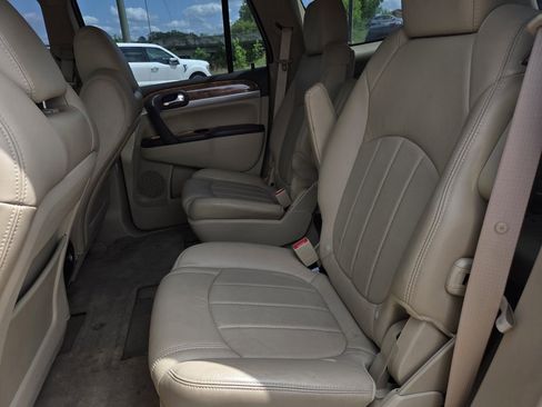 Used 2011 Buick Enclave CXL image 16