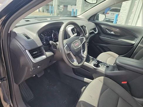 Used 2024 GMC Terrain SLE FWD image 9