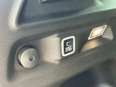 New 2025 Jeep Grand Cherokee L Altitude image 4