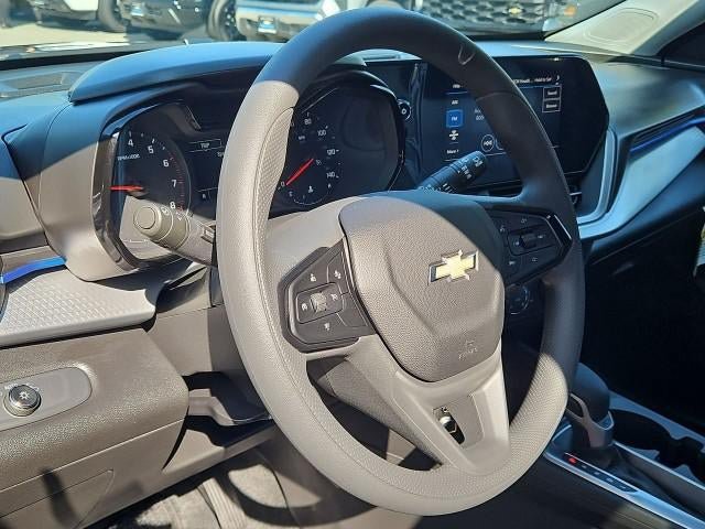 New 2026 Chevrolet Trax LS w/ LS Convenience Package FWD image 11