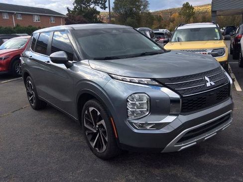 Used 2023 Mitsubishi Outlander SE image 10