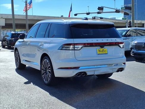New 2025 Lincoln Aviator Black Label AWD/4WD image 4
