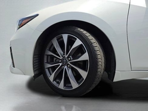 Used 2023 Nissan Maxima Platinum w/ Sport Mat Group FWD image 41
