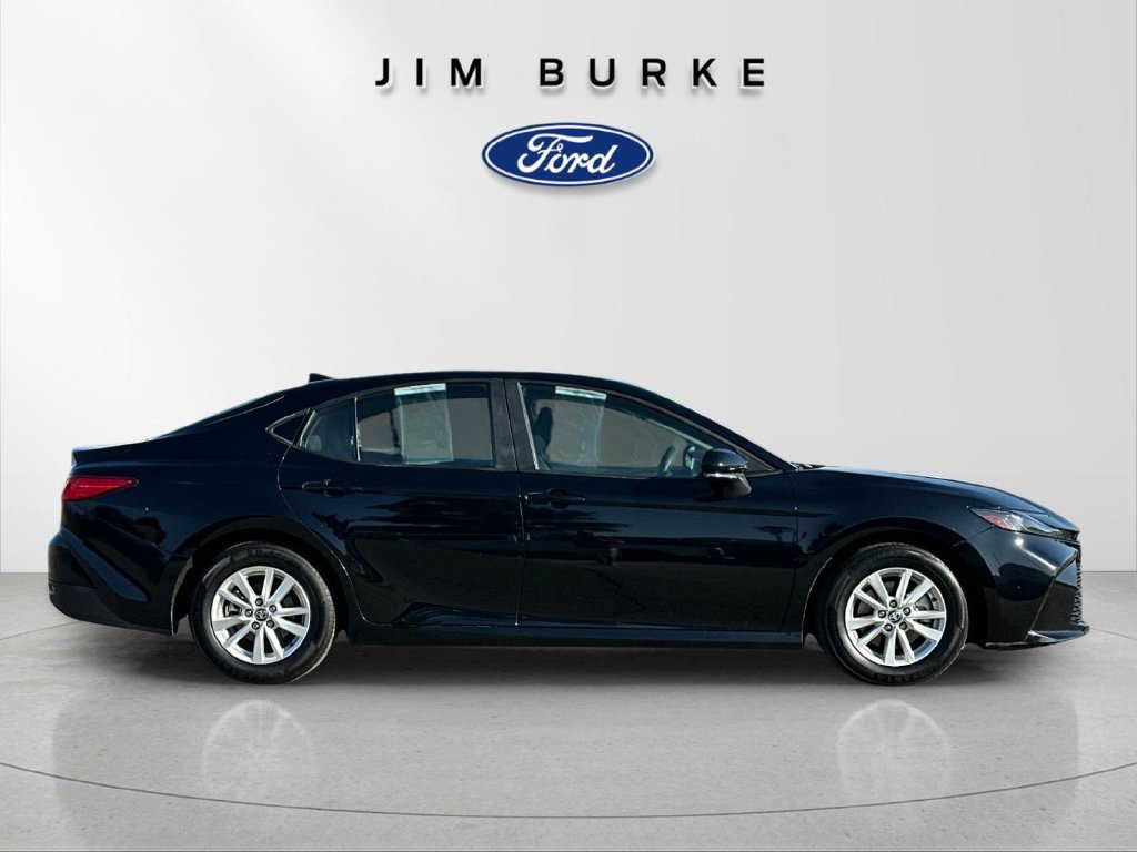Used 2025 Toyota Camry LE FWD image 6