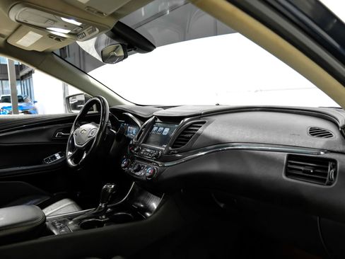 Used 2019 Chevrolet Impala Premier FWD image 14