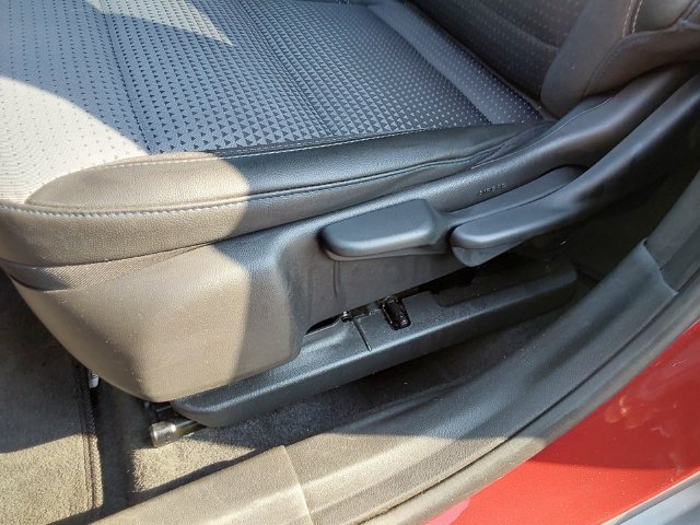Used 2025 Chevrolet Trax LT FWD image 15