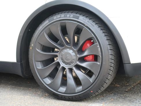 Used 2021 Tesla Model Y Performance AWD/4WD image 8
