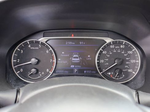 Used 2025 Nissan Altima 2.5 SV FWD image 11