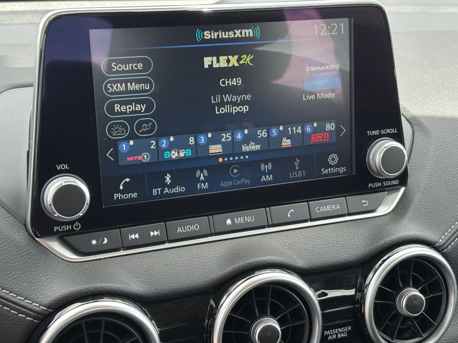 Used 2025 Nissan Sentra SV FWD image 19
