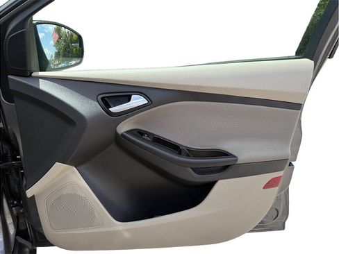 Used 2014 Ford Focus SE FWD image 33