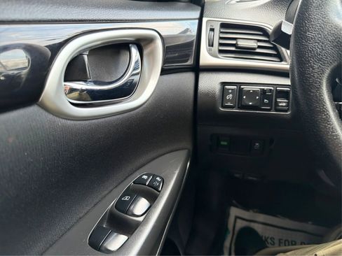 Used 2019 Nissan Sentra SV image 17