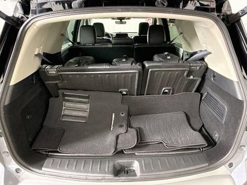 Used 2025 Nissan Pathfinder Platinum w/ Cargo Package AWD/4WD image 31