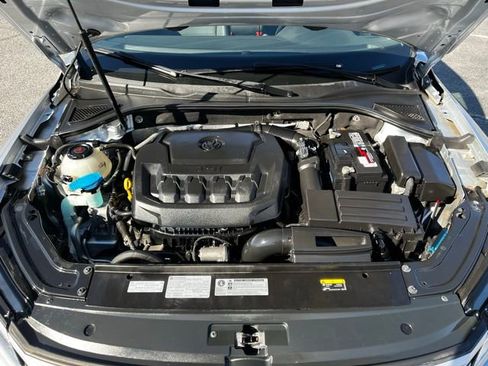 Used 2018 Volkswagen Passat 2.0T SE FWD image 43