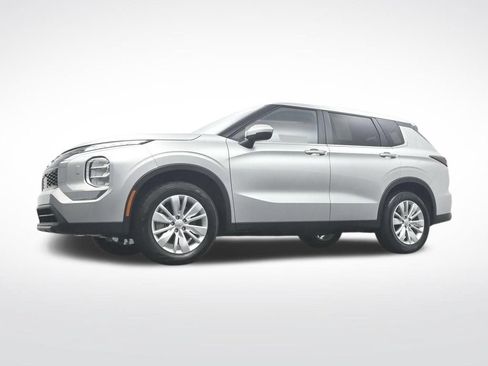 Used 2025 Mitsubishi Outlander ES AWD/4WD image 39