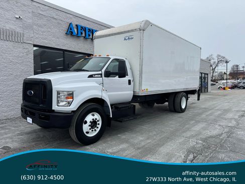 Used 2022 Ford F650 2WD Regular Cab Super Duty image 1