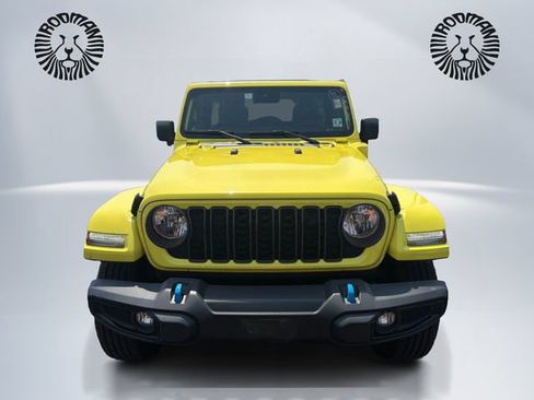 Used 2024 Jeep Wrangler Unlimited AWD/4WD image 2