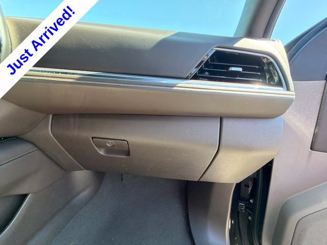 Used 2025 Chevrolet Suburban LT RWD image 24