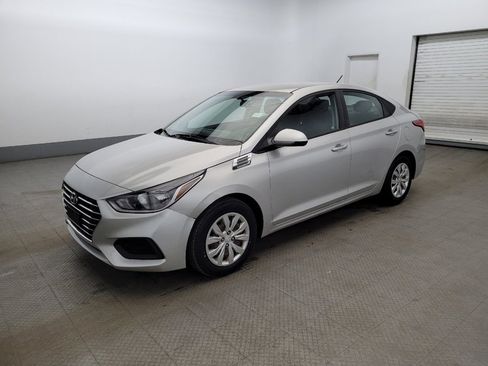 Used 2020 Hyundai Accent SE FWD image 2
