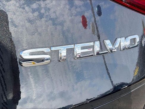 Used 2023 Alfa Romeo Stelvio Veloce AWD/4WD image 7