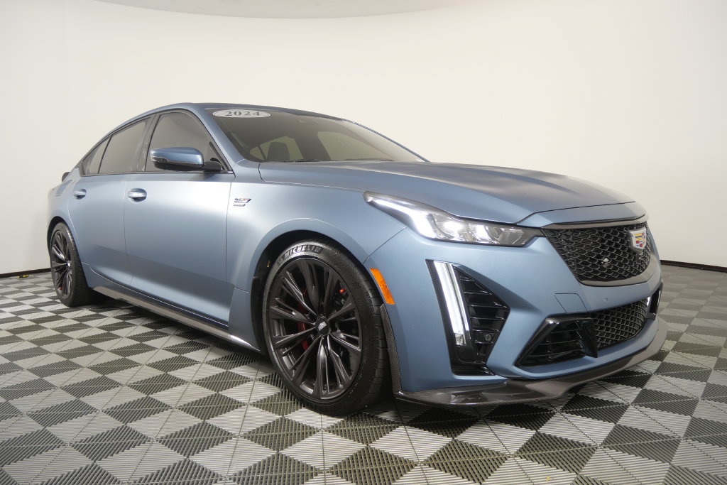 Used 2024 Cadillac CT5 V Blackwing w/ Carbon Fiber Package 2 RWD image 2