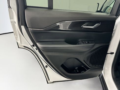 Used 2023 Jeep Grand Cherokee Altitude image 27