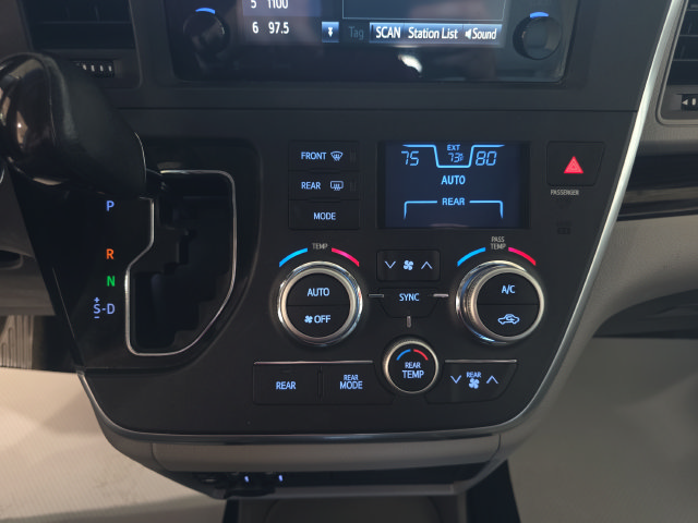Used 2016 Toyota Sienna XLE w/ Outdoor Package AWD/4WD image 20