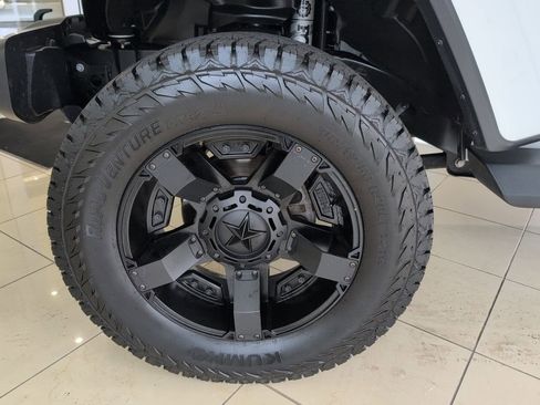 Used 2019 Jeep Wrangler Unlimited Sahara image 55