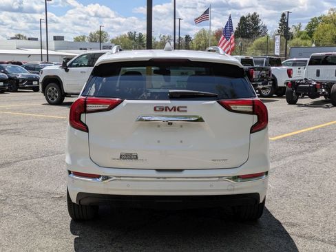 Certified 2022 GMC Terrain Denali w/ Denali Premium Package AWD/4WD image 6