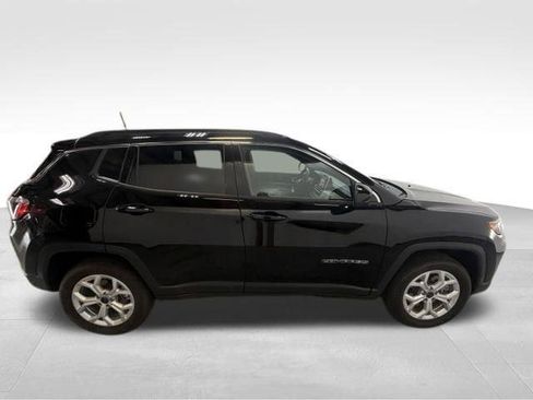 Certified 2025 Jeep Compass Latitude AWD/4WD image 7