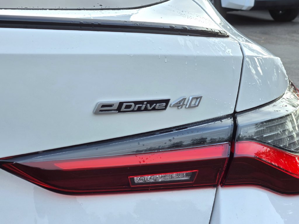 Used 2024 BMW i4 eDrive40 w/ M Sport Package RWD image 11