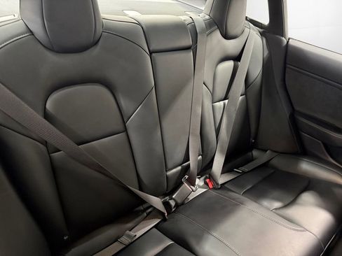 Used 2018 Tesla Model 3 Long Range RWD image 18