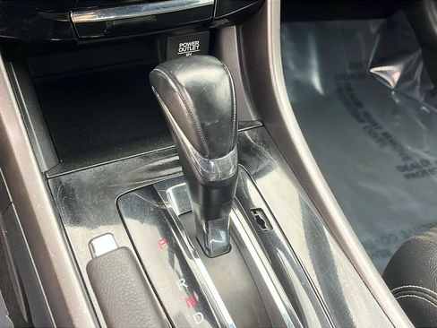 Used 2016 Honda Accord Sport image 17
