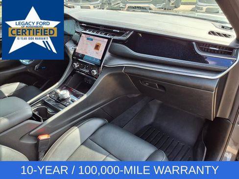 Used 2022 Jeep Grand Cherokee Overland w/ Luxury Tech Group IV AWD/4WD image 28