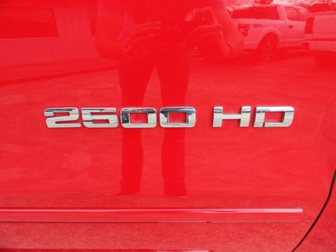 Used 2018 GMC Sierra 2500 SLE w/ SLE Preferred Package image 27