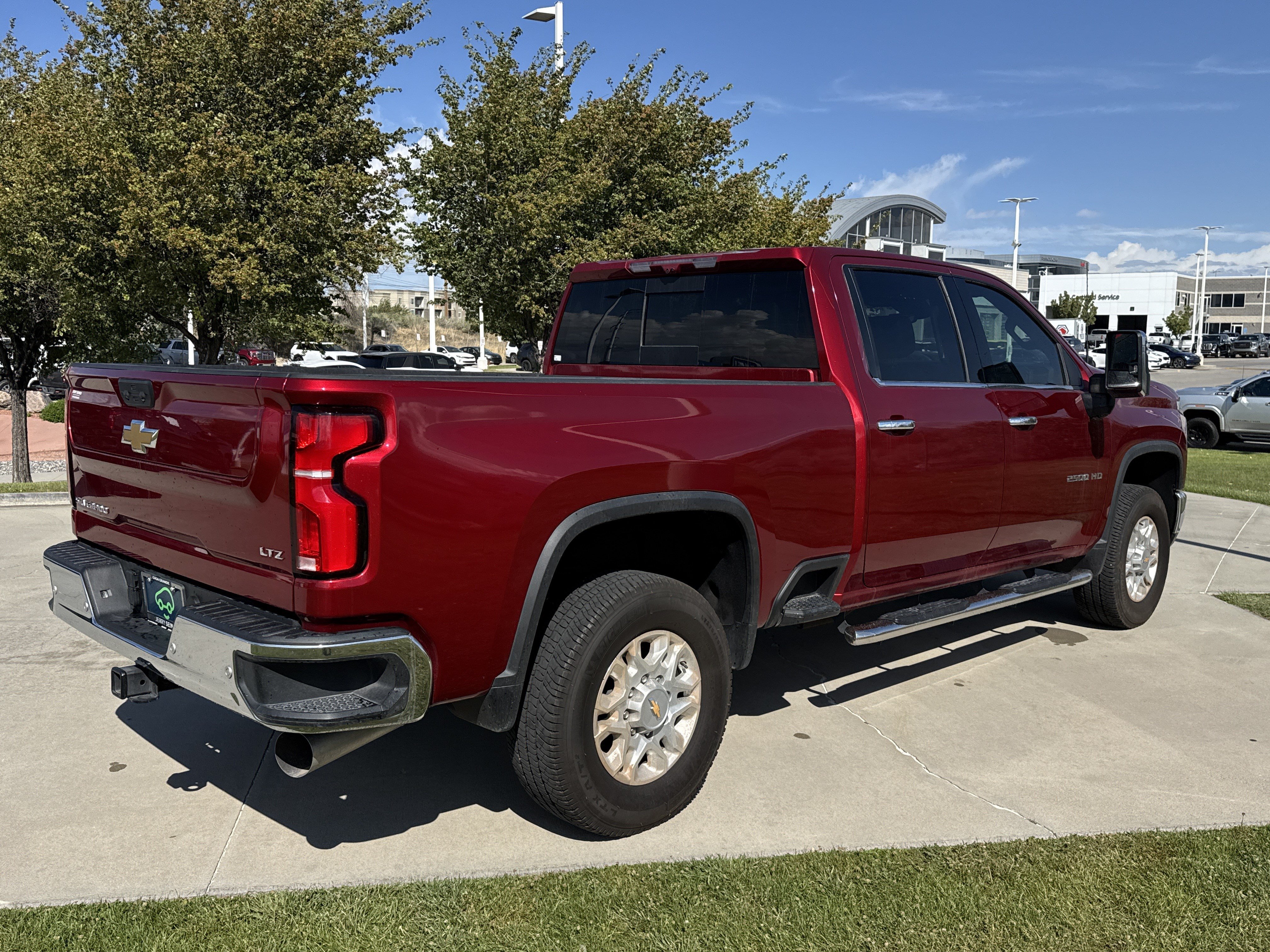 Used 2024 Chevrolet Silverado 2500 LTZ w/ LTZ Premium Package AWD/4WD image 5