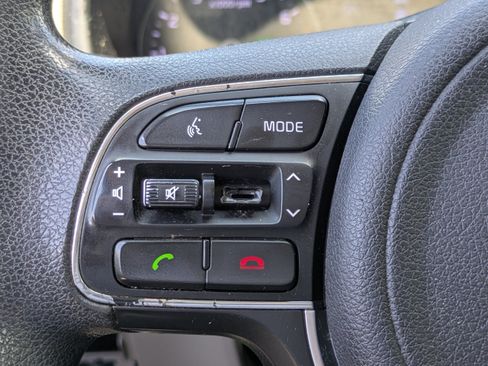 Used 2017 Kia Sportage LX FWD image 19