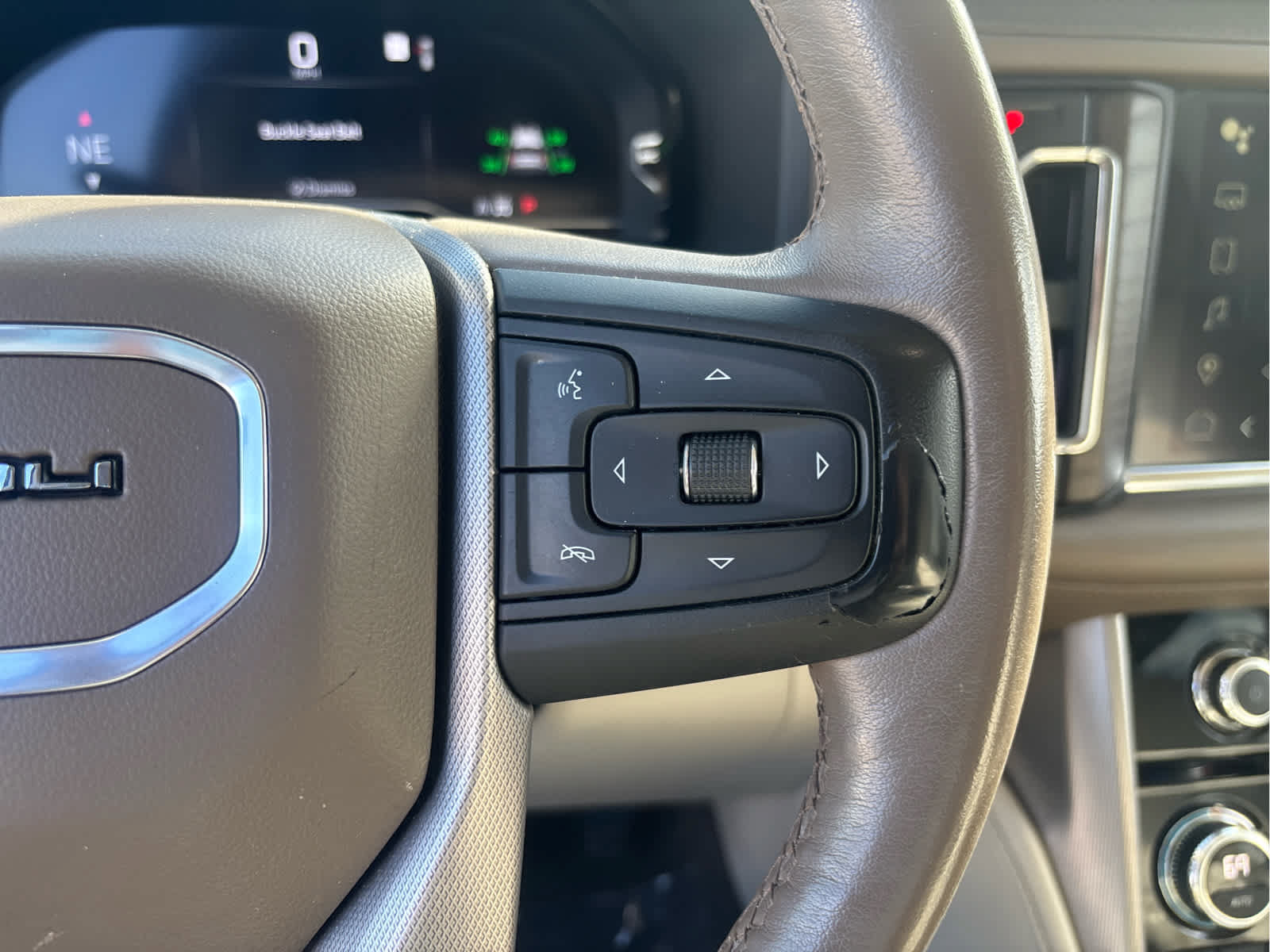 Used 2023 GMC Yukon Denali AWD/4WD image 57
