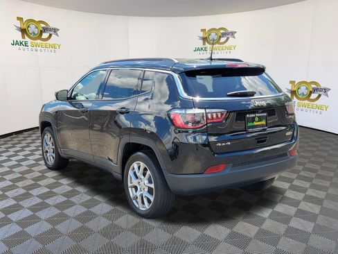Used 2022 Jeep Compass Latitude AWD/4WD image 4