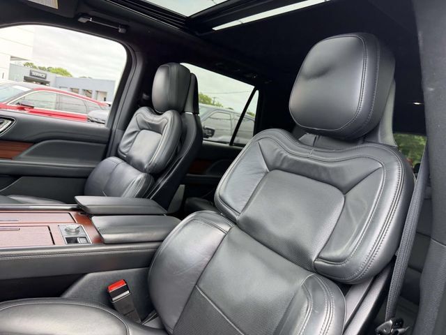 Used 2023 Lincoln Navigator Reserve AWD/4WD image 10