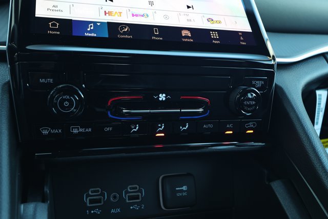 New 2027 Jeep Grand Cherokee Laredo RWD image 19