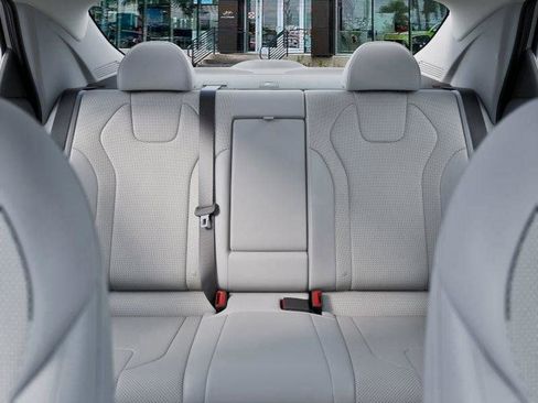 Certified 2025 Hyundai Elantra Limited image 27