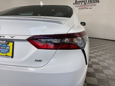 Used 2024 Toyota Camry SE image 33