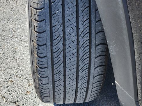 Certified 2025 Chevrolet TrailBlazer RS w/ Driver Confidence Package image 13